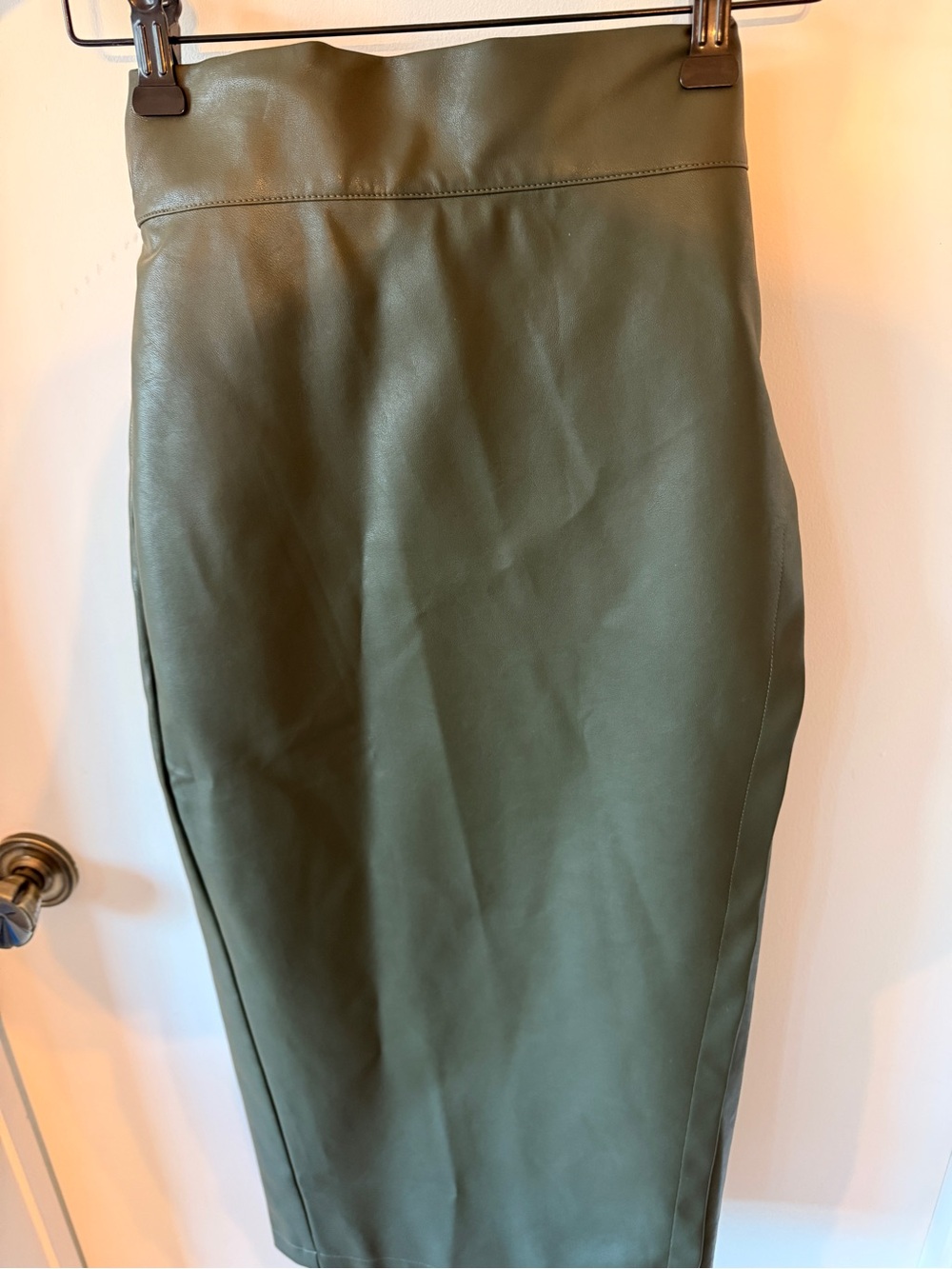 Gracia Olive Green Pencil Skirt — Luxe Lining, Tulip Slit, Sz M - Picture 2 of 3